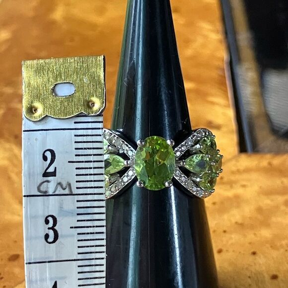 Natural Peridot White Diamond Sterling Silver Ring Size 6 - Picture 7 of 9